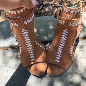 100% Leather Bernardo shoes